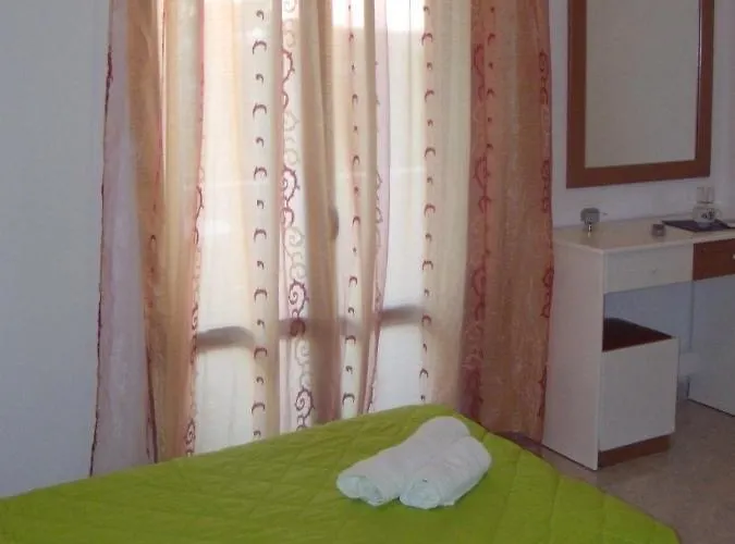 Hotel apartamentowy Antigoni 3*